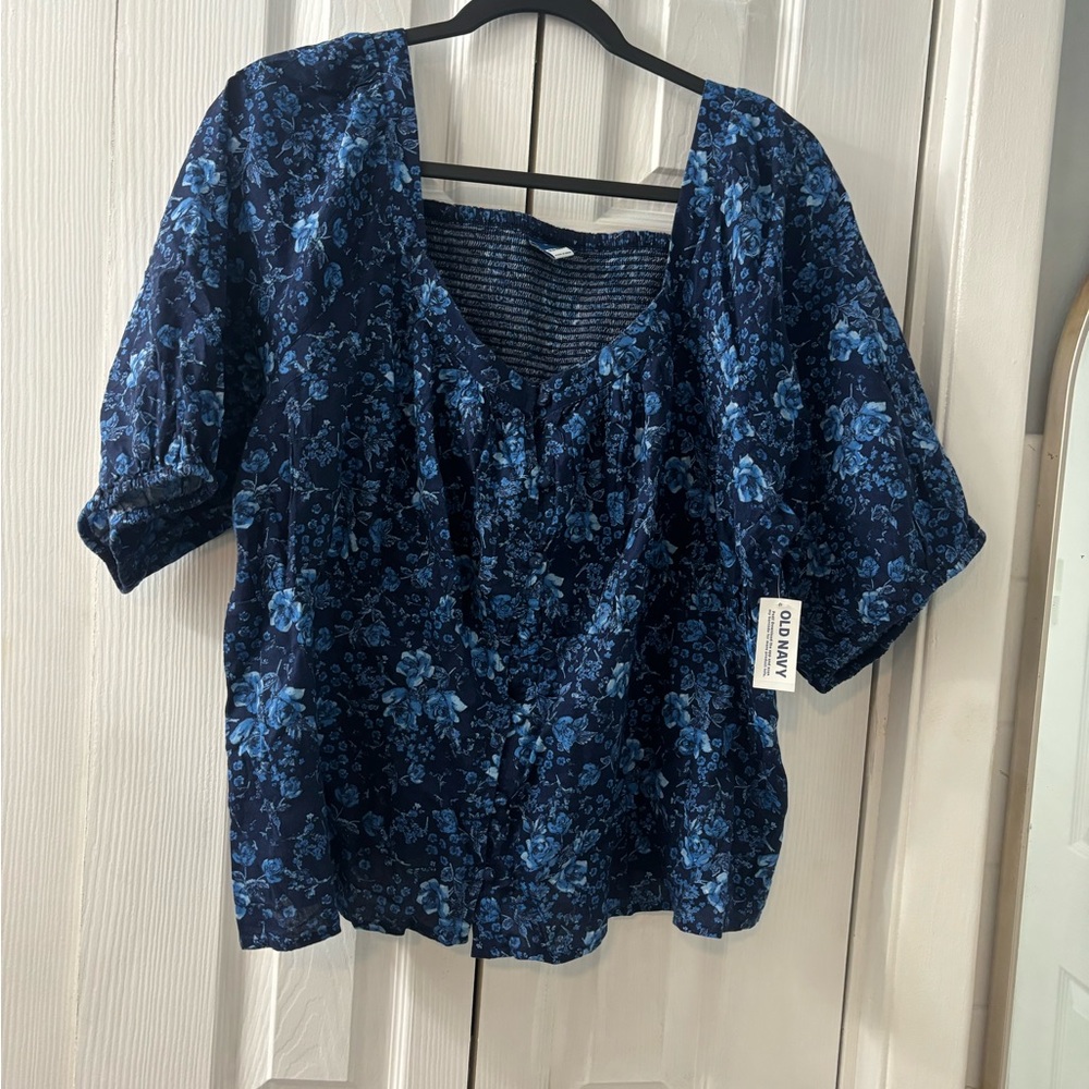 NWT! Old Navy Blue Floral Blouse